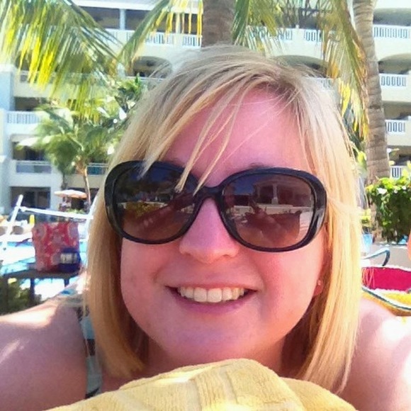 Meet your Posher, Vanessa - Picture 1 of 1